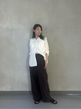 「GALLEST（ギャレスト）のTimeless｜ビッグポケットフォルムシャツ（シャツ/ブラウス、ホワイト系）」を使った、takaさん（レディース・160cm）の秋コーディネート