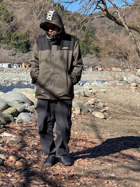 「アイテム（マウンテンパーカー）」を使った、ktさん（メンズ・170cm・40代）の冬コーディネート