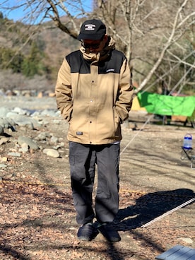 「アイテム（マウンテンパーカー）」を使った、ktさん（メンズ・170cm・40代）の冬コーディネート