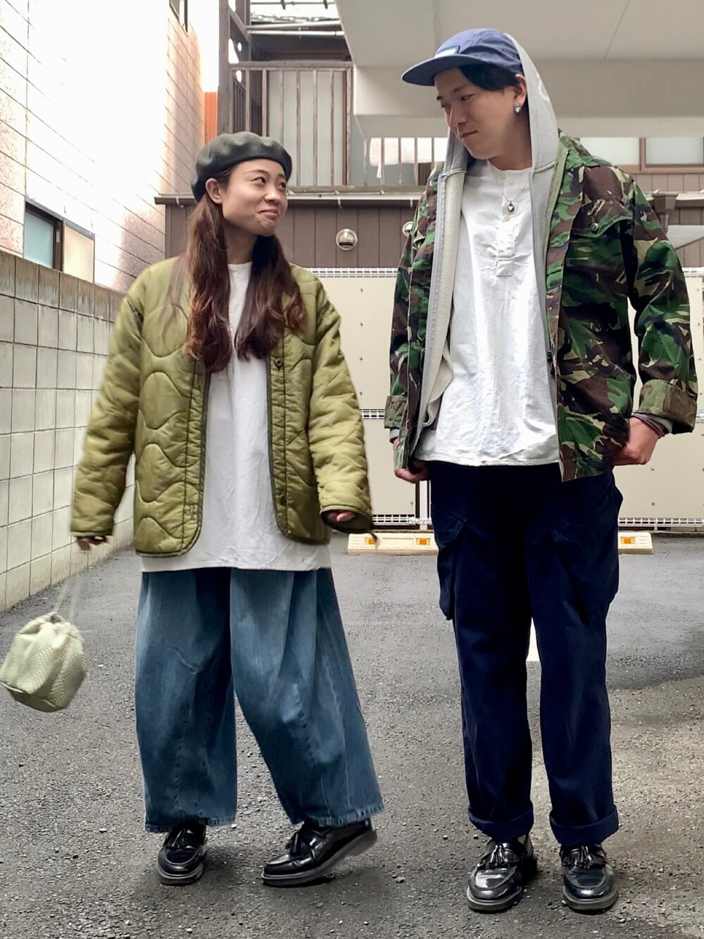「スリーピングシャツ」｜「ROYAL NAVYのアイテム（カーゴパンツ、ブルー系）」を使った、🎩さん（メンズ・178cm）の冬コーディネートの1枚目の写真