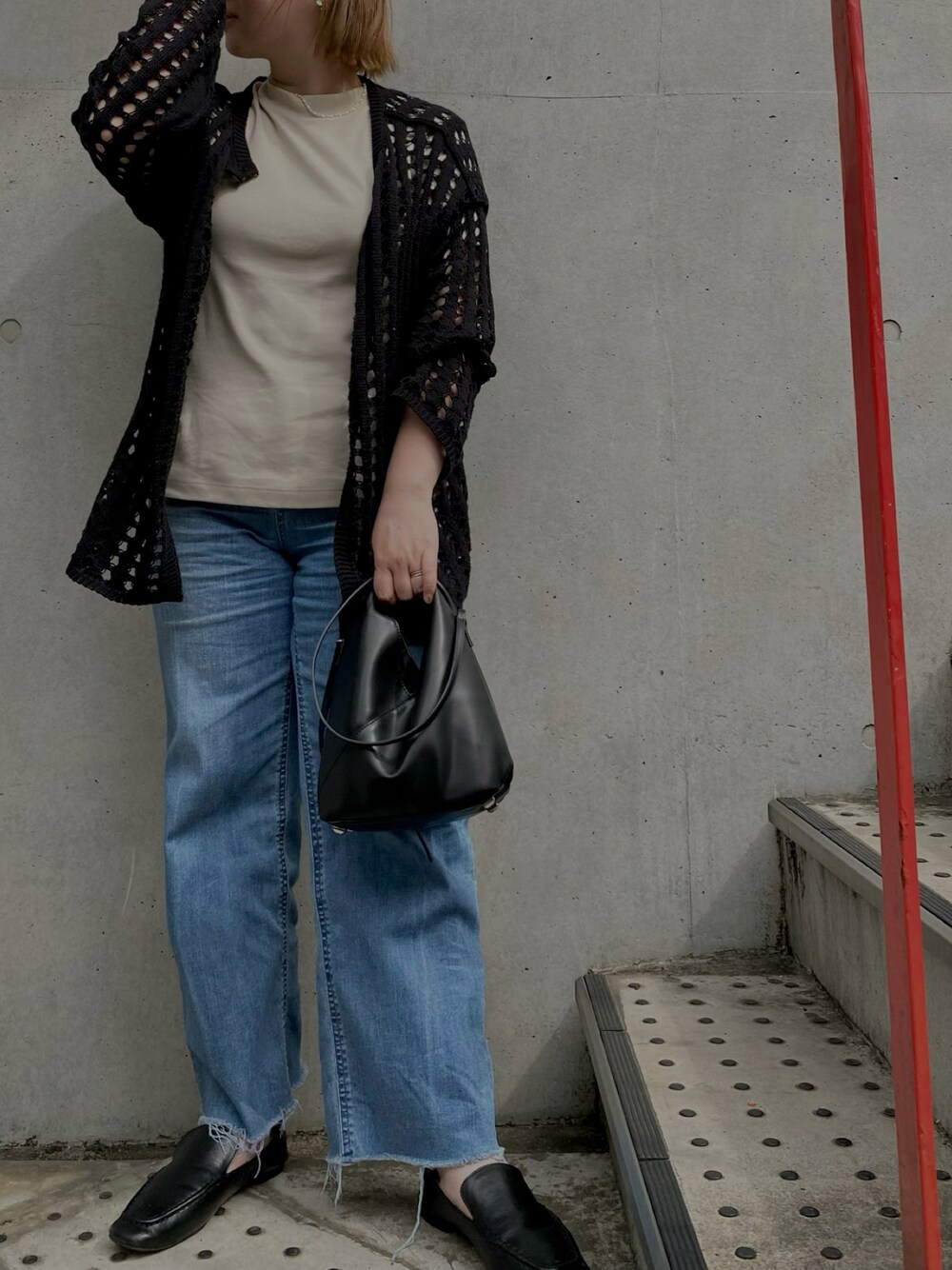 「夏コーデ、お出かけコーデ、今日のコーデ、ootd、春コーデ、ママファッション、おしゃれさんと繋がりたい、コンバース、透かし編みニット、デニム、デニムコーデ、デニムパンツ」｜「GUのアイテム（Tシャツ/カットソー、ベージュ系）」を使った、shizuuさん（レディース・152cm）の夏コーディネートの1枚目の写真