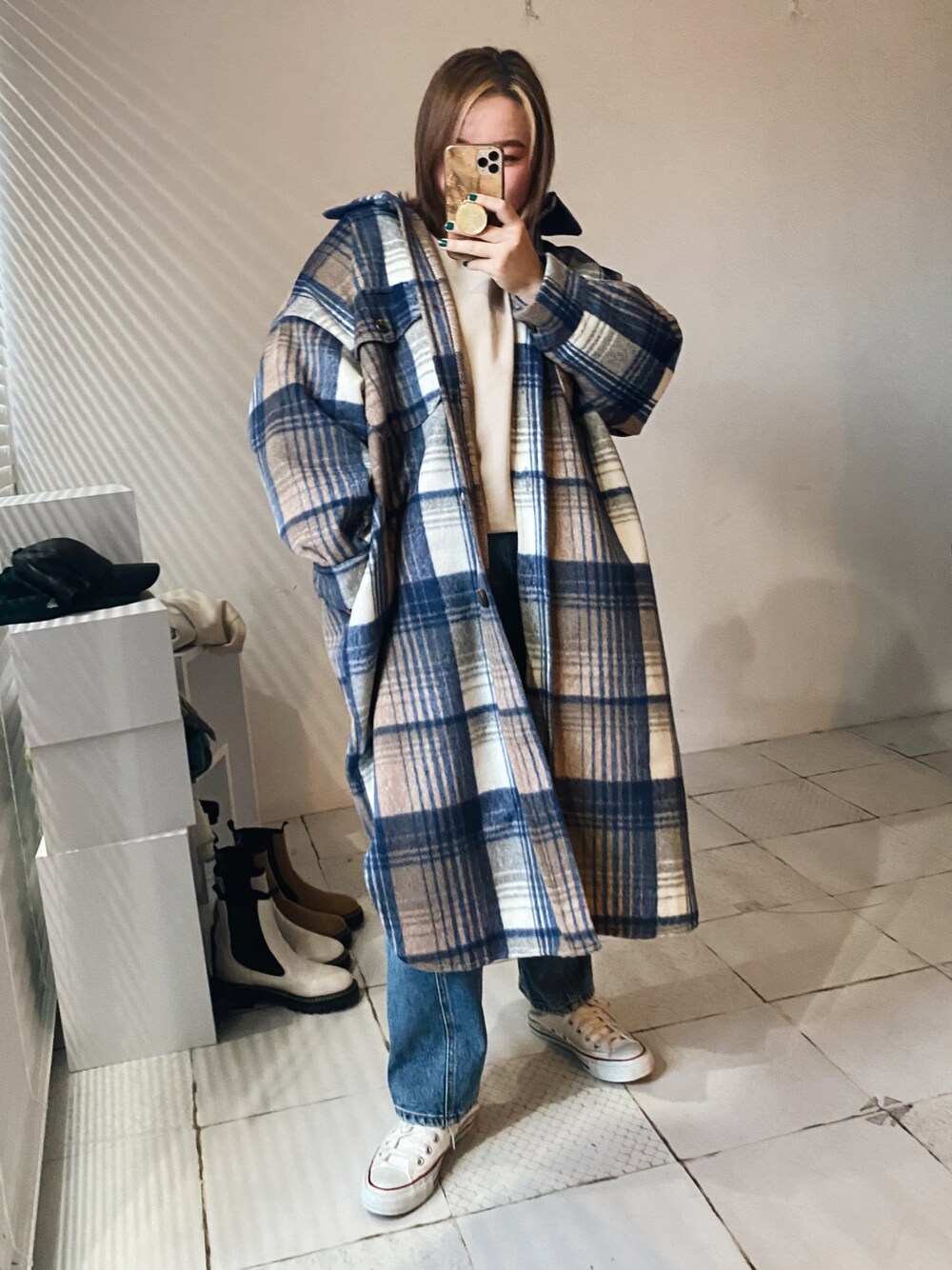 「チェック、カジュアル、シンプル、チェックシャツ、ストリート、大人カジュアル、スニーカーコーデ、ラフ、チェックワンピース、パンツスタイル、シンプルコーデ、プチプラコーデ、今日のコーデ、秋コーデ、おしゃれさんと繋がりたい」｜「CONVERSEの【コンバース】CONVERSE ALLSTAR オールスター★ハイカットorローカットキャンバススニーカー　ベージュ（スニーカー、ホワイト系）」を使った、shizuuさん（レディース・152cm）の秋コーディネートの1枚目の写真