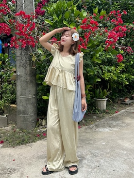 「6mu.のアイテム（オールインワン・サロペット、ベージュ系）」を使った、さきさん（レディース・155cm）の春コーディネート