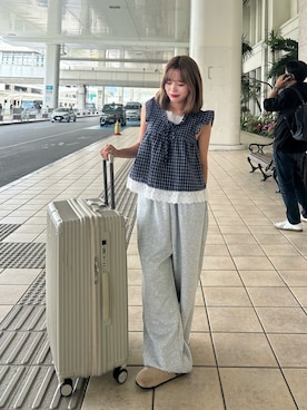 「6mu.のアイテム（シャツ/ブラウス、ブルー系）」を使った、さきさん（レディース・155cm）の春コーディネート