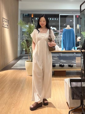 「LOWRYS FARM（ローリーズファーム）のスタイルＵＰクロスカップキャミ　100757（Tシャツ/カットソー、ホワイト系）」を使った、Hinaさん（レディース・162cm）の夏コーディネート