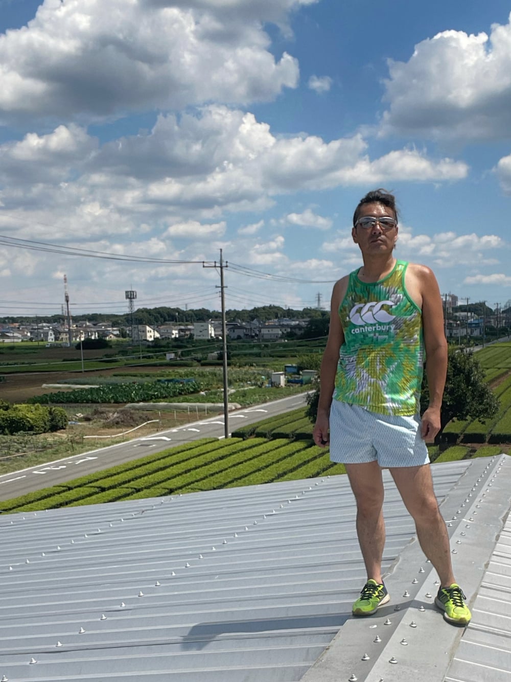 「Canterbury of New Zealand、H&M、New Balance、夏コーデ、タンクトップ、水着、夏の和物語、和柄パンツ、東京オリンピック、ブルーインパルス」｜「canterburyのアイテム（タンクトップ、グリーン系）」を使った、Tore@minさん（メンズ・174cm）の夏コーディネートの1枚目の写真