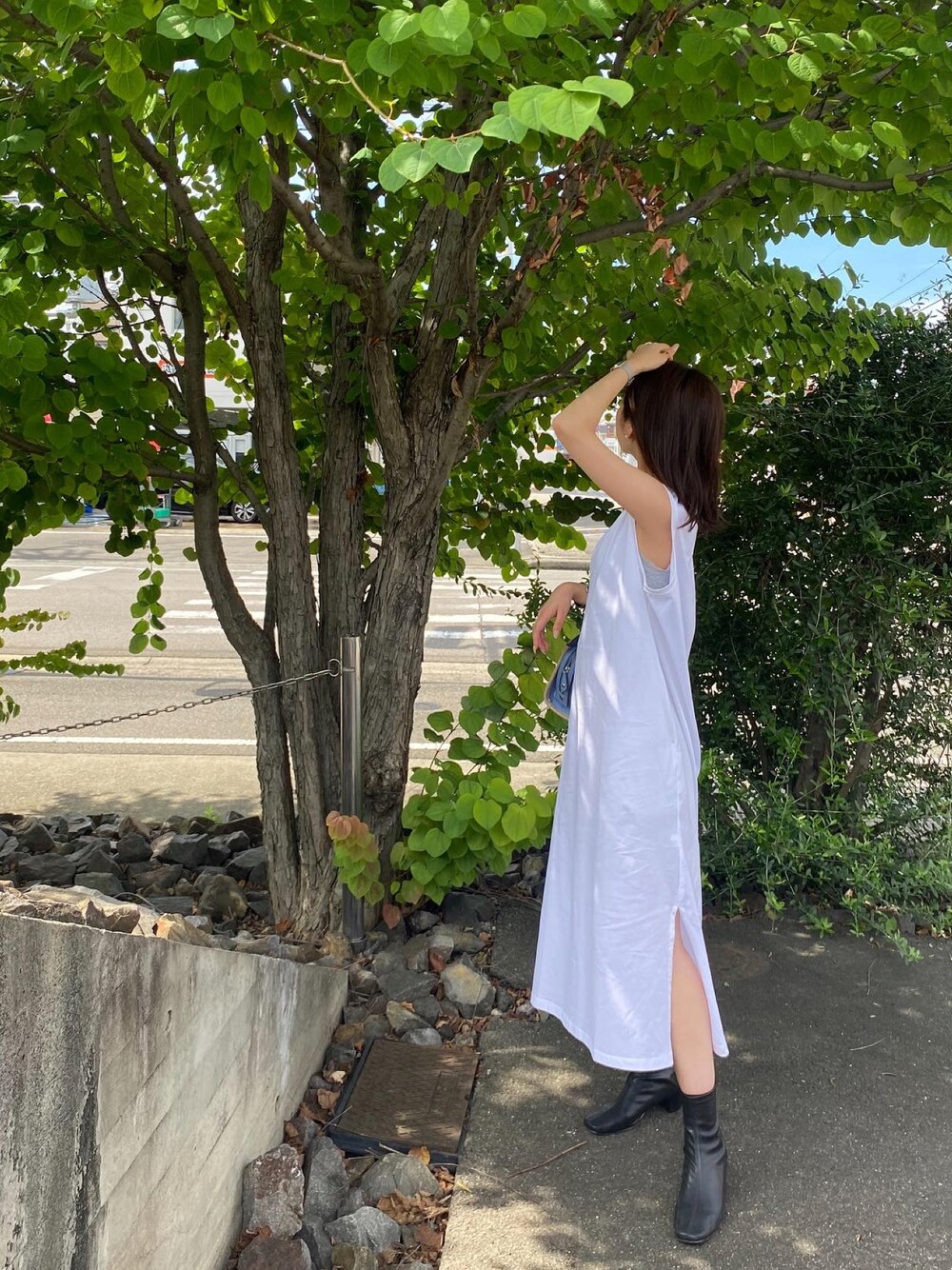 「夏の和物語、夏コーデ、きれいめカジュアル、プチプラ、ワントーンコーデ、ゆるコーデ、ロングワンピース」｜「UNIQLOのアイテム（ワンピース/ドレス、ホワイト系）」を使った、yuppyさん（レディース・160cm）の夏コーディネートの1枚目の写真