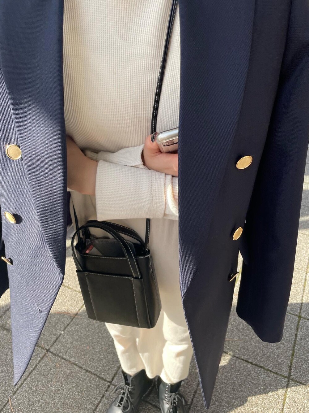 「秋のコーデ、休日スタイル、お洒落さんとつながりたい、オトナカジュアル、ootd、冬コーデ、平均身長コーデ、シンプル」｜「BEAUTY&YOUTH UNITED ARROWSのBY∴ ミニスクエアステッチショルダーバッグ（ショルダーバッグ、ブラック系）」を使った、yuppyさん（レディース・160cm）の秋コーディネートの1枚目の写真