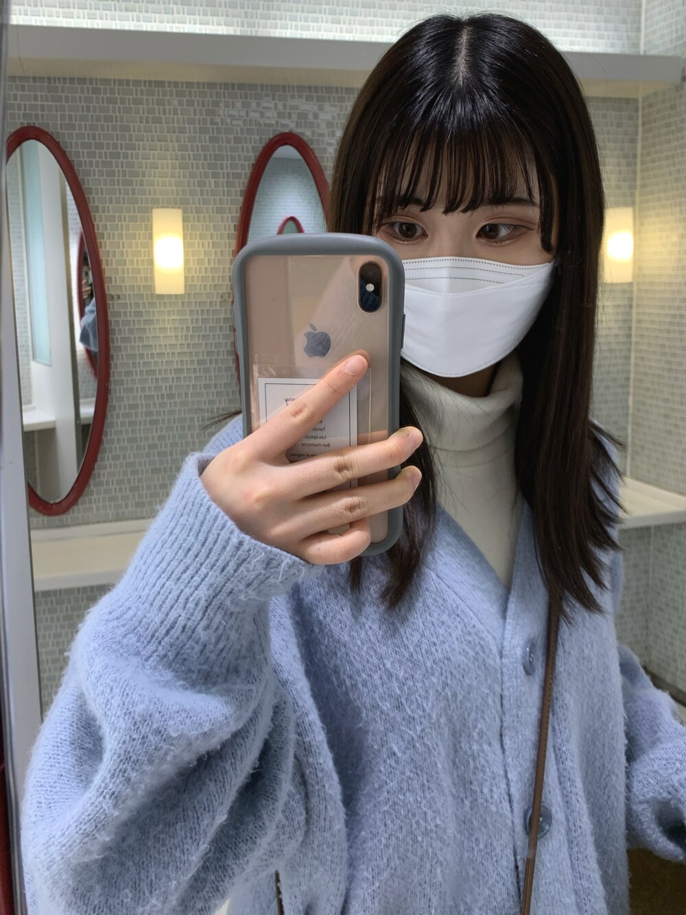 「UNIQLO、タートルネック、カラーニット、休日コーデ、カラーカーディガン、ゆるコーデ、ラクチンコーデ、くすみカラー、いいね、save、フォローお願いします🤑、くすみブルー、epimi épimmy」｜「UNIQLOのアイテム（トップス、ホワイト系）」を使った、りかさん（レディース・158cm）の秋コーディネートの1枚目の写真