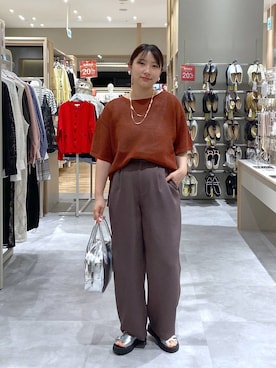 「アイテム（ボストンバッグ、グレー系）」を使った、サキさん（レディース・154cm）の春コーディネート