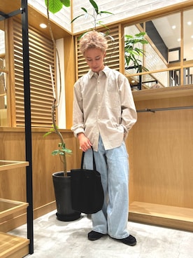 「URBAN RESEARCH DOORS（アーバンリサーチドアーズ）のライトウェイトストライプレギュラーカラーシャツ（シャツ/ブラウス、ベージュ系）」を使った、りゅーたさん（メンズ・171cm）の秋コーディネート