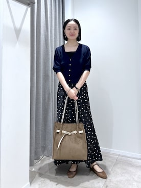 「NATURAL BEAUTY BASIC（ナチュラルビューティーベーシック）のバイアスサテンナロースカート（スカート、ブラック系）」を使った、ikuenbbさん（レディース・161cm）の夏コーディネート