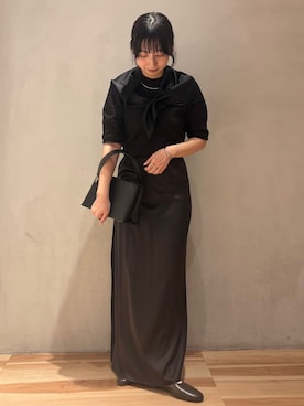 「plage（プラージュ）の《一部カラー新宿店・WEB限定》MY_silk satin スカーフ（バンダナ/スカーフ、ブラック系）」を使った、erinaさん（レディース・158cm）の冬コーディネート
