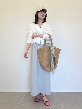 「SLOBE IENA（スローブイエナ）のカットリーンスカート（スカート、グレー系）」を使った、mahiroさん（レディース・160cm）の春コーディネート