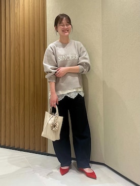 「LE TALON（ルタロン）のLETALON シュシュチャーム（キーホルダー、ベージュ系）」を使った、chiakiさん（レディース・165cm）の冬コーディネート