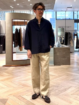 「EDIFICE（エディフィス）のリネン 1タック ワイド パンツ（スラックス、ベージュ系）」を使った、TERAIさん（メンズ・183cm）の春コーディネート