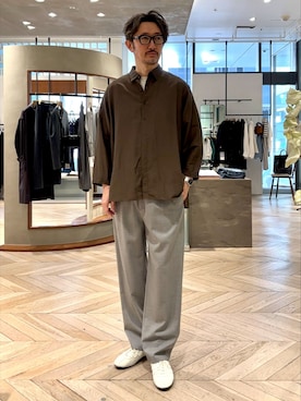 「EDIFICE（エディフィス）のウール リラックスパンツ（スラックス、グレー系）」を使った、TERAIさん（メンズ・183cm）の春コーディネート