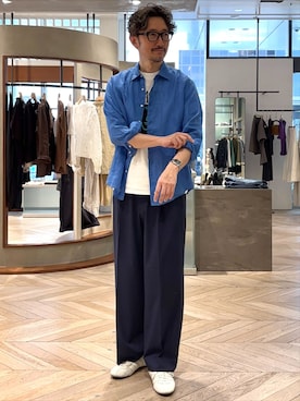 「EDIFICE（エディフィス）のサイド アジャスト ワイド パンツ（スラックス、ブルー系）」を使った、TERAIさん（メンズ・183cm）の春コーディネート