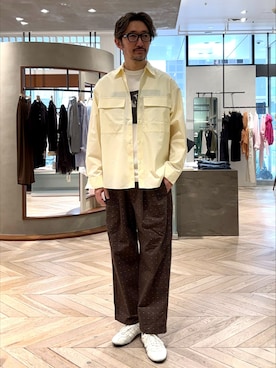 「EDIFICE（エディフィス）のサッカー プリント イージー パンツ（スラックス、ブラウン系）」を使った、TERAIさん（メンズ・183cm）の春コーディネート