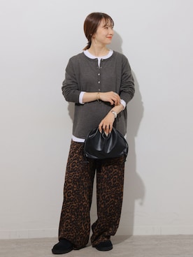 「JOURNAL STANDARD relume（ジャーナルスタンダード　レリューム）のレオパードプリントパンツ（その他パンツ、ブラウン系）」を使った、makotoさん（レディース・158cm）の秋コーディネート