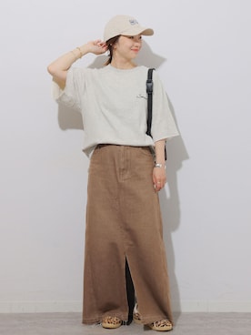 「アイテム（デニムスカート、ブラウン系）」を使った、makotoさん（レディース・158cm）の秋コーディネート