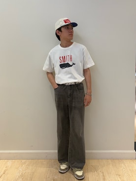 「BARNS OUTFITTERS（バーンズアウトフィッターズ）の【BARNS OUTFITTERS】別注 SMITH プリントTシャツ 26SS（Tシャツ/カットソー、ホワイト系）」を使った、Masatoki  さん（メンズ・170cm）の春コーディネート