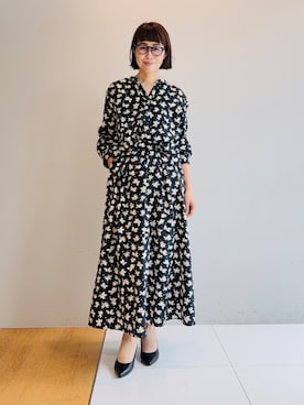 「INDIVI（インディヴィ）の【着映え】モノトーンフラワー柄ブラウス（シャツ/ブラウス、ブラック系）」を使った、imurayamaさん（レディース）の夏コーディネート