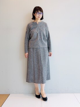 「INDIVI（インディヴィ）の【風合い柔らか／SETUP可】ブークレ起毛ジャージトップス（Tシャツ/カットソー、ブラック系）」を使った、imurayamaさん（レディース）の夏コーディネート
