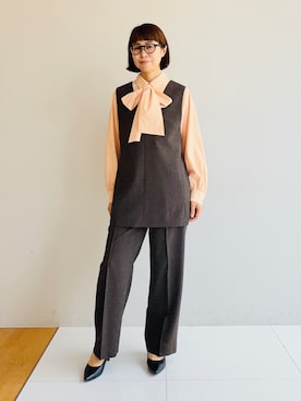 「INDIVI（インディヴィ）の【接触冷感／ストレッチ◎】取外し可ボウタイシャツ（シャツ/ブラウス、オレンジ系）」を使った、imurayamaさん（レディース）の夏コーディネート