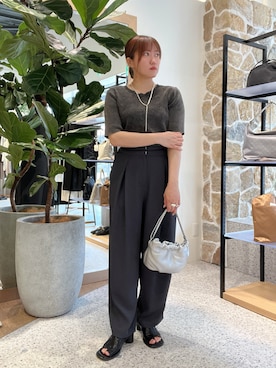 「Jena espace merveilleux(ジェナ エスパスメルヴェイユ)のウエストライントロミパンツ(その他パンツ、グレー系)」を使った、kana32cdさん(レディース・155cm)の春コーディネート