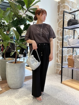 「Jena espace merveilleux(ジェナ エスパスメルヴェイユ)の【2サイズ展開/美脚見え】トロミイージーパンツ(その他パンツ、ブラック系)」を使った、kana32cdさん(レディース・155cm)の春コーディネート