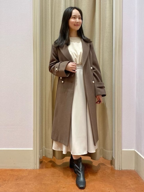 Couture Broochあい梨さんのチェスターコートを使ったコーディネート