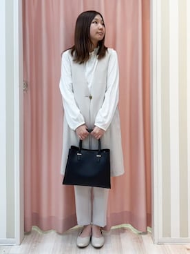 「SHOO・LA・RUE（シューラルー）の【洗える/S-3L/セットアップ可】セレモニーや通勤にも カットジョーゼット ジレ（ベスト、ベージュ系）」を使った、shioriさん（レディース・157cm）の冬コーディネート