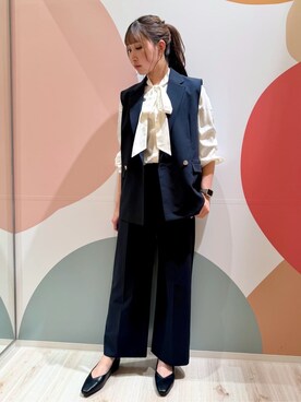 「SHOO・LA・RUE（シューラルー）の【洗濯機可/S-3L】リボンボウタイが魅力　大人の華やかブラウス（Shirts、ホワイト系）」を使った、末っ子さん（レディース・165cm）の冬コーディネート