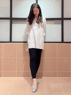 「ESPERANZA（エスペランサ）の【EC限定カラーあり】グリッターバレエシューズ（パンプス、シルバー系）」を使った、kaoriさん（レディース・165cm）の秋コーディネート