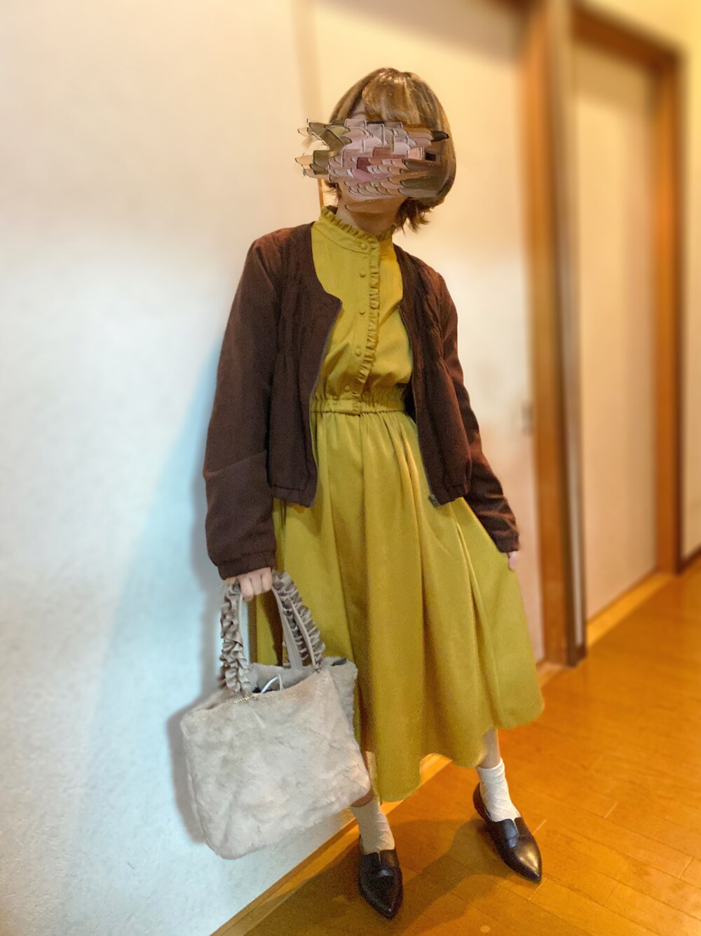 「レベッカブティック、秋コーデ、ワンピース、低身長、ファー小物、ファーバッグ」｜「LEBECCA boutiqueのアイテム（ワンピース、イエロー系）」を使った、ぽんぬさん（レディース・154cm）の秋コーディネートの1枚目の写真