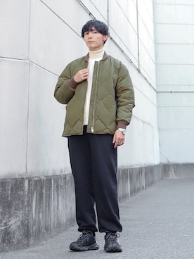 「アイテム（スウェットパンツ）」を使った、ひっちさん（メンズ・171cm）の冬コーディネート