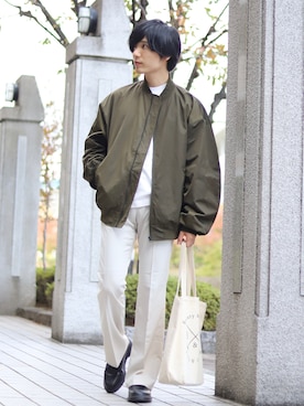 「green label relaxing（グリーンレーベルリラクシング）のアイテム（MA-1）」を使った、ひっちさん（メンズ・172cm）の秋コーディネート