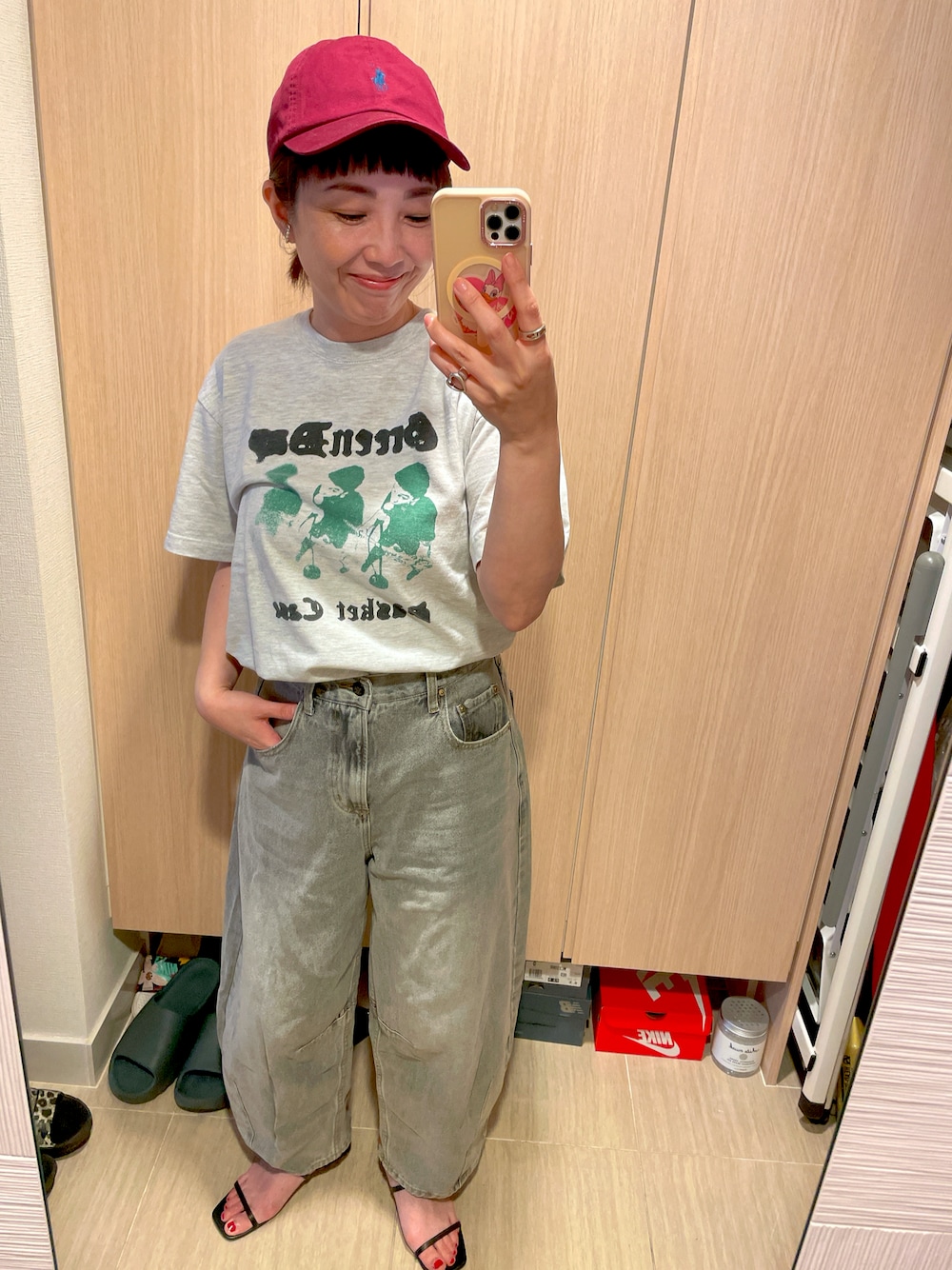 「キャップ、ポロラルフローレン、カーブパンツ、サンダル、ワントーンコーデ、グレー、Tシャツ、GOOD ROCK SPEED」｜「GOOD ROCK SPEEDの【GOOD ROCK SPEED】グッドロックスピード 別注 GREEN DAY グリーン・デイ アソート グラフィック半袖Tシャツ（Tシャツ/カットソー、グレー系）」を使った、yuzuuu〜♡さん（レディース・159cm）の夏コーディネートの1枚目の写真