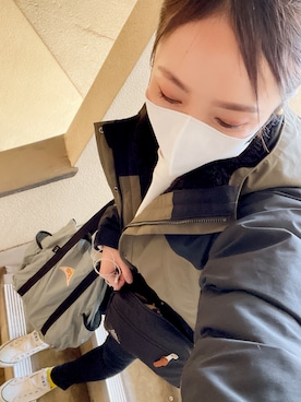 「スキニーデニム」｜「アイテム（マウンテンパーカー）」を使った、yuzuuu〜♡さん（レディース・159cm）の冬コーディネート