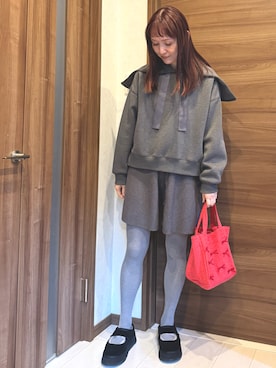 「アイテム（スリッポン）」を使った、mackoさん（レディース・161cm）の秋コーディネート