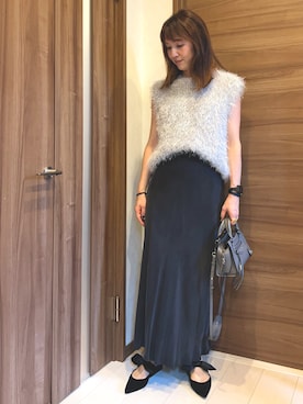 「フェザー」｜「アイテム（パンプス）」を使った、mackoさん（レディース・160cm）の秋コーディネート