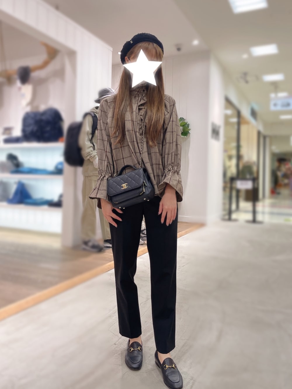 「GUCCIのアイテム（ローファー、ブラック系）」を使った、✭♡ayaka♡✭さん（レディース・156cm）の秋コーディネートの1枚目の写真