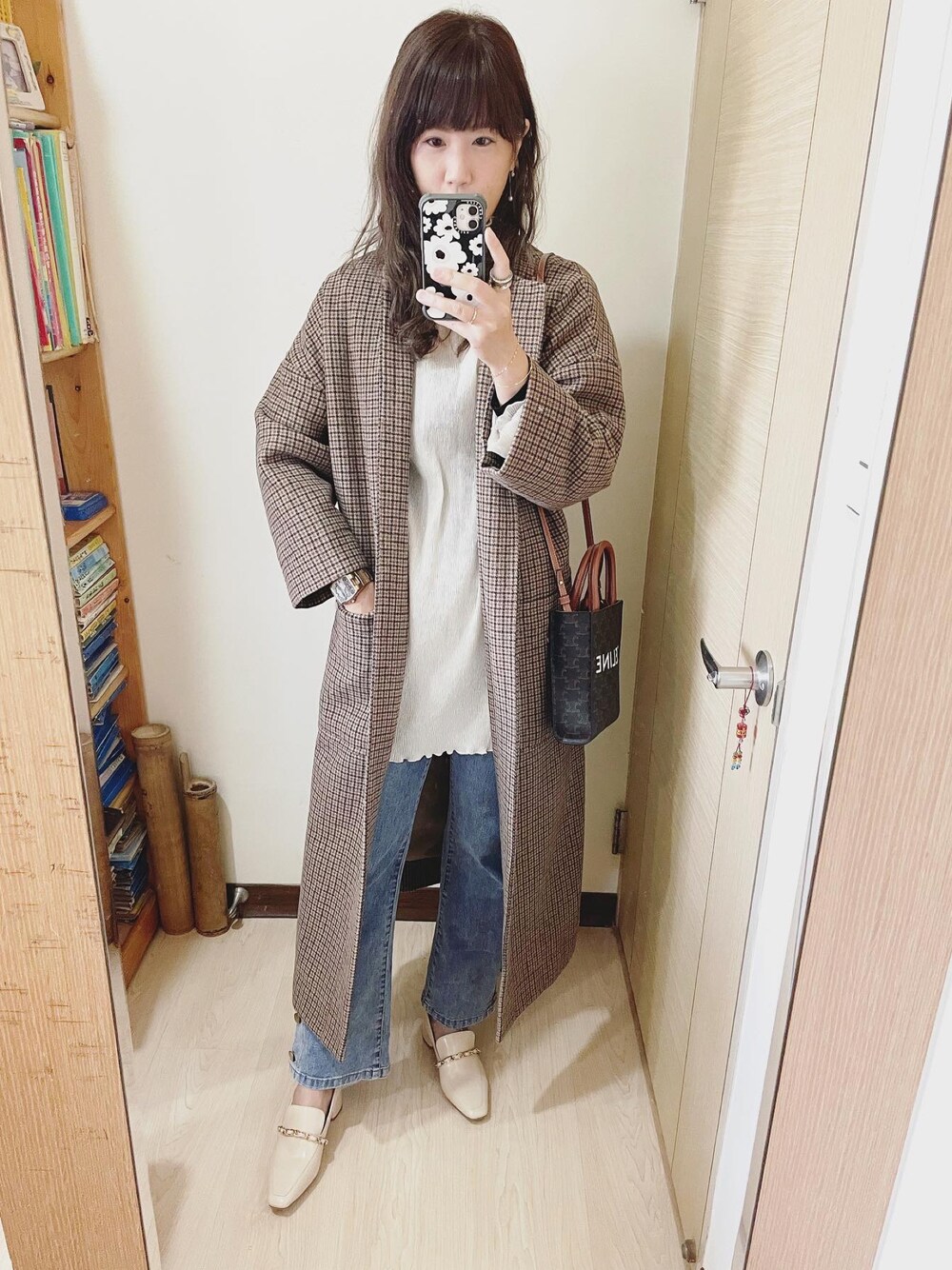「Mila Owen、ASinternational、CELINE、WIRED、Taiwan、ootd」｜「ASinternationalのアイテム（シューズ、ベージュ系）」を使った、Winnie C 🇹🇼さん（レディース・163cm）の春コーディネートの1枚目の写真