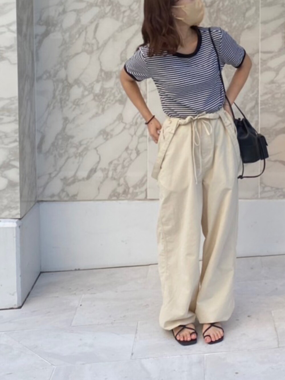 「ootd、夏コーデ、カジュアルコーデ、ラクチンコーデ、パラシュートパンツ、ボーダーTシャツ、低身長コーデ」｜「Birthday roomのリンガーボーダーTシャツ（Tシャツ/カットソー、ブラック系）」を使った、leafmoonさん（レディース・152cm）の冬コーディネートの1枚目の写真