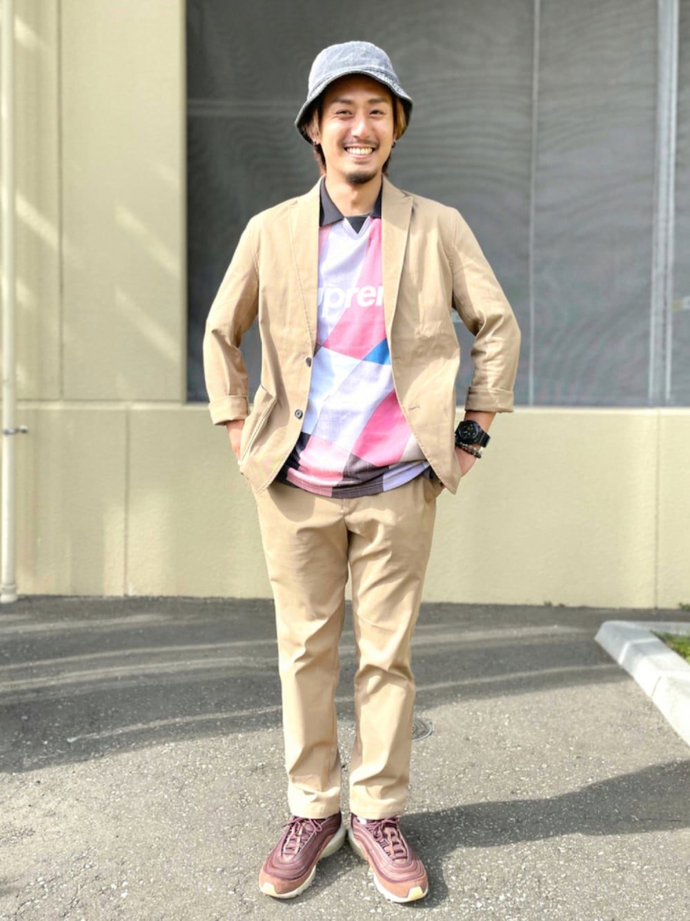 Supreme のジャージを使った「セットアップ」の人気ファッション