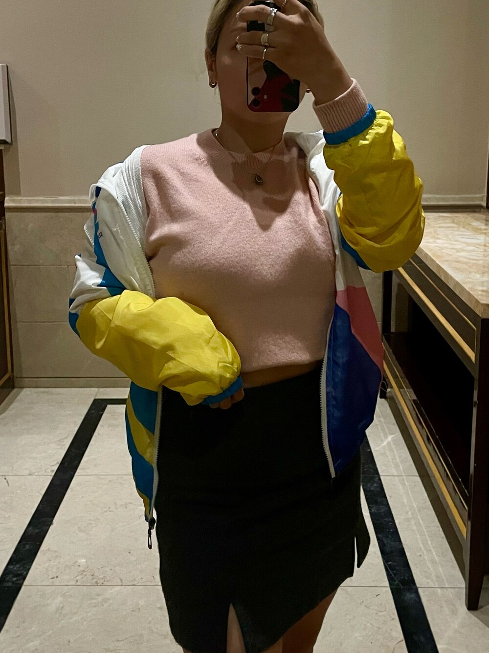 「UNIQLOのアイテム（ニット/セーター、ピンク系）」を使った、Maggiie さん（レディース・155cm）の冬コーディネートの1枚目の写真