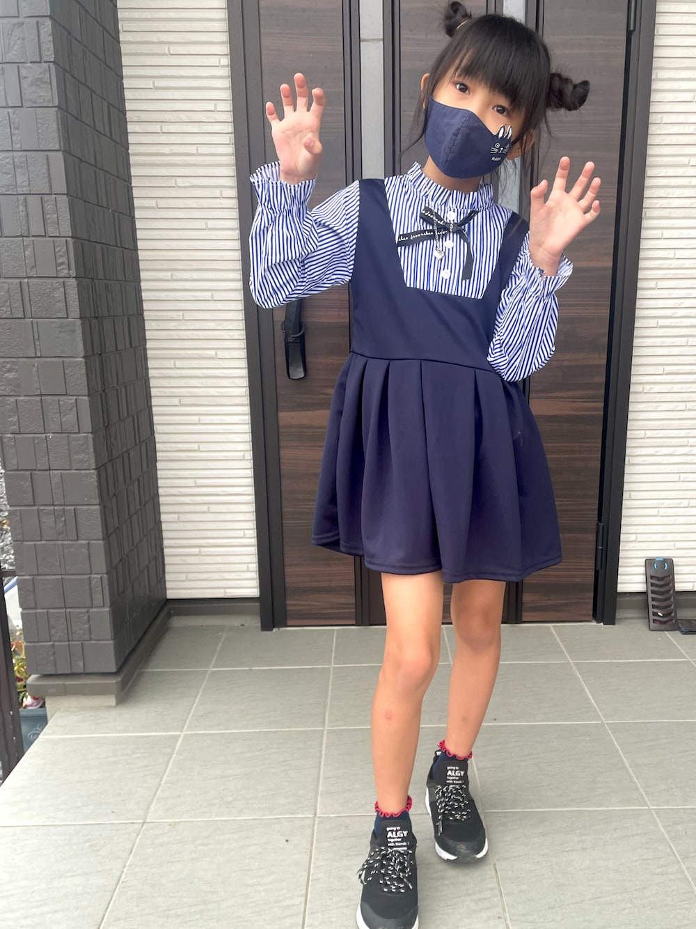 「女の子、おんなのこコーデ、小学生、JCコーデ、JC3、ワンピース」｜「韓国子供服のアイテム（シャツワンピース、ブルー系）」を使った、ゆゆさん（キッズ・125cm）の秋コーディネートの1枚目の写真