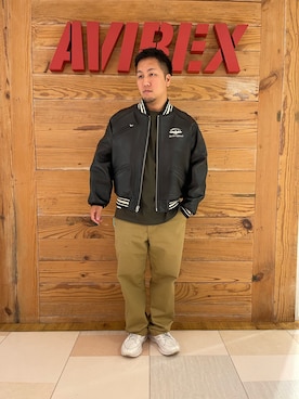 「AVIREX（アヴィレックス）のアイテム（その他アウター、レッド系）」を使った、toshioさん（メンズ・169cm）の秋コーディネート