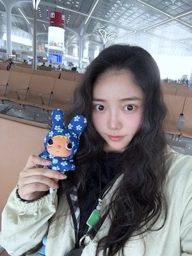 「M（エム）のアイテム（トップス、ホワイト系）」を使った、3點69さん（レディース・158cm）の春コーディネート